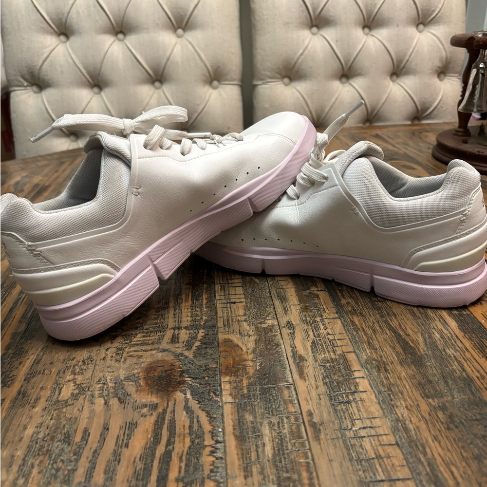 OnCloud The Roger Advantage Sneaker - Picture 2 of 11